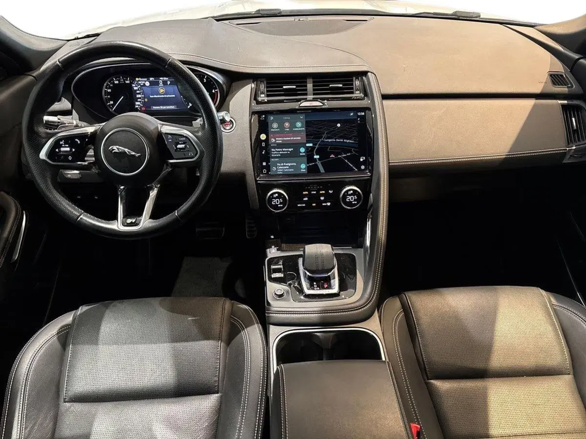 Jaguar E-Pace usata a Firenze (11)