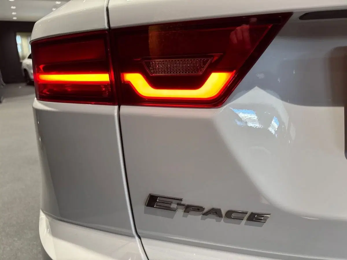 Jaguar E-Pace usata a Firenze (16)