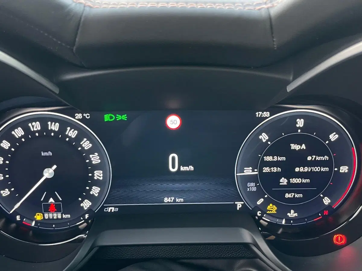 Alfa Romeo Stelvio usata a Ancona (12)