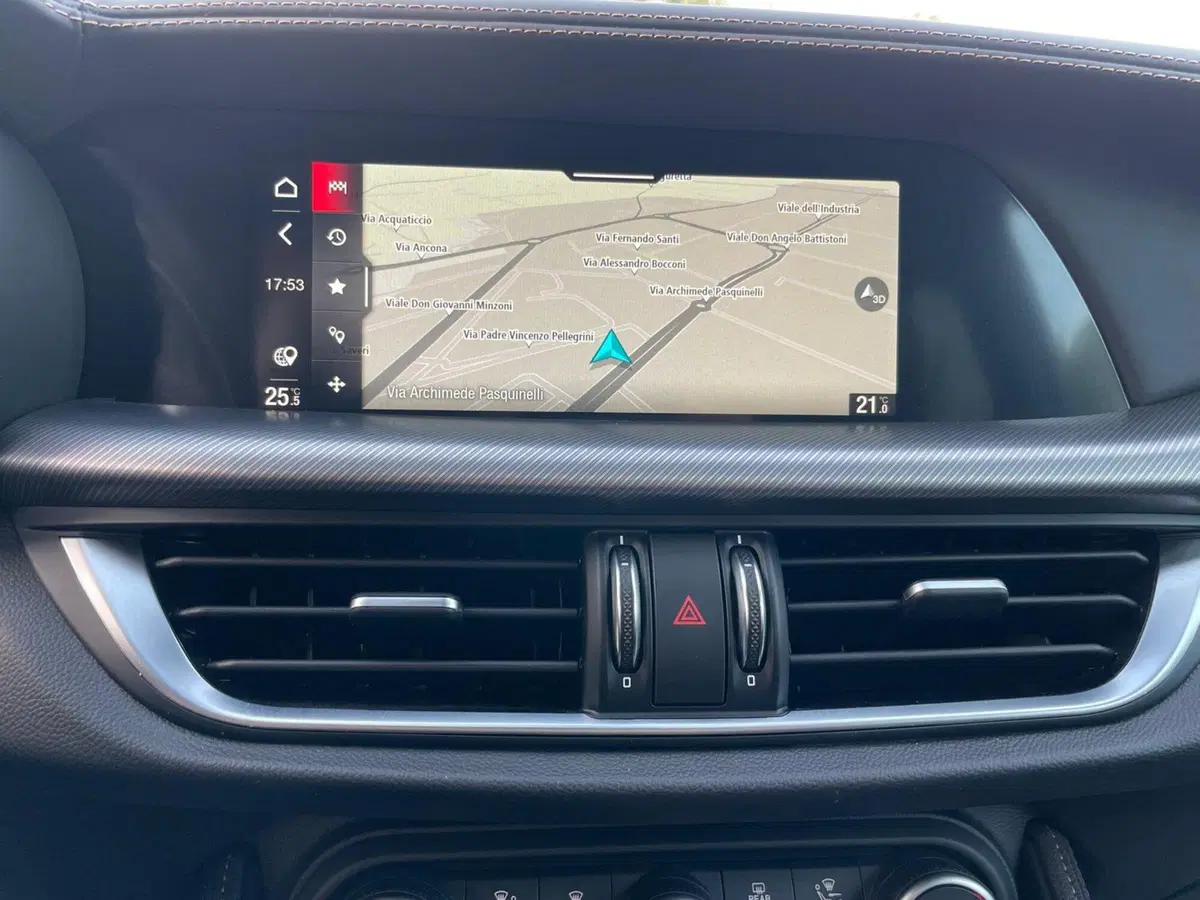 Alfa Romeo Stelvio usata a Ancona (14)
