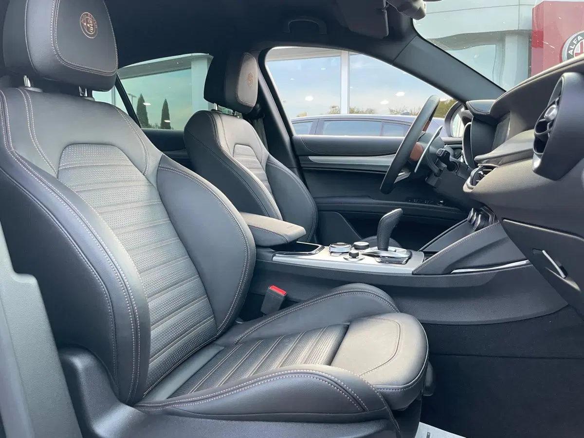Alfa Romeo Stelvio usata a Ancona (15)