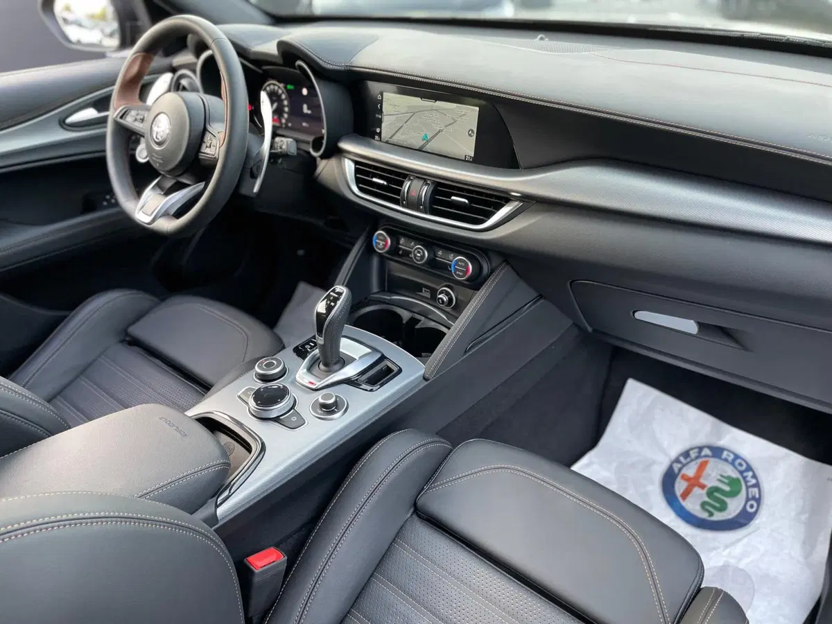 Alfa Romeo Stelvio usata a Ancona (16)