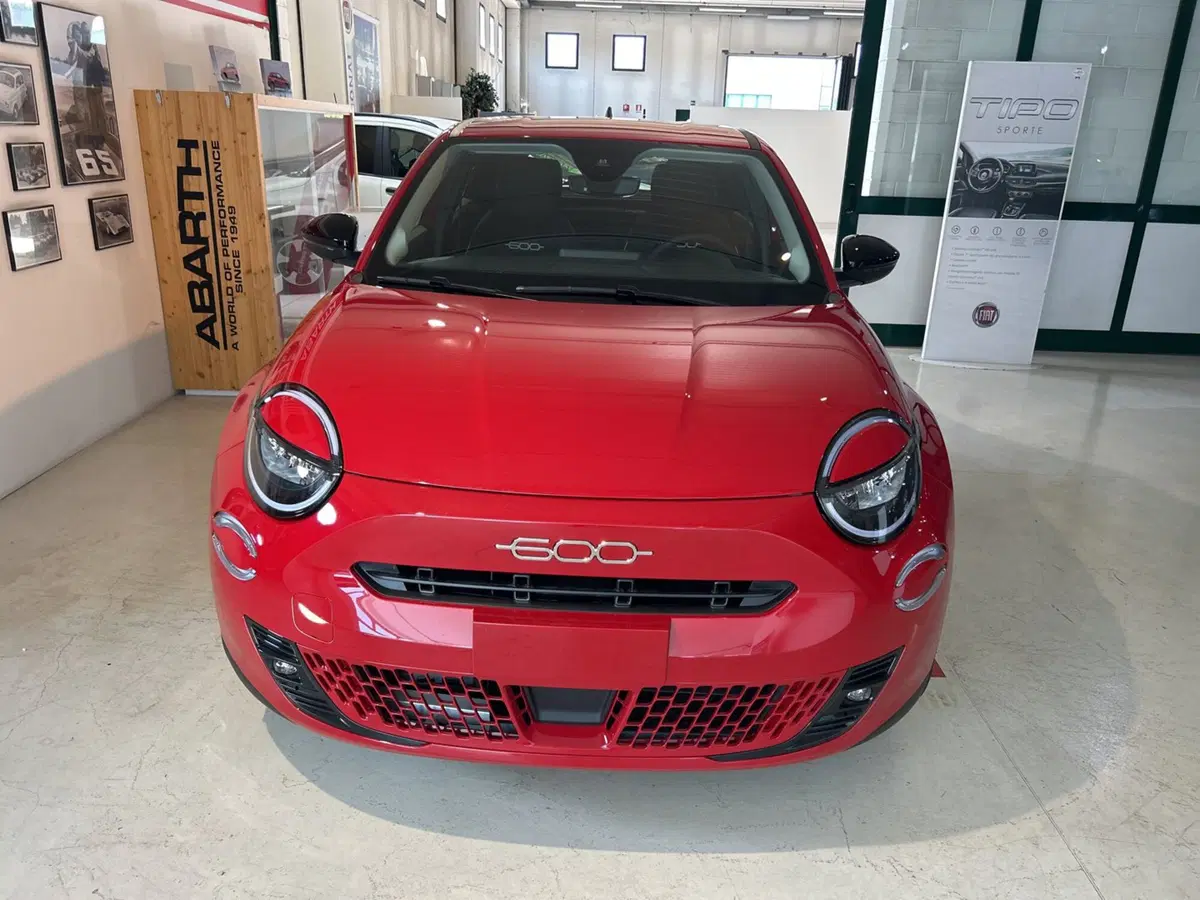 Fiat 600 nuova a Bergamo (3)