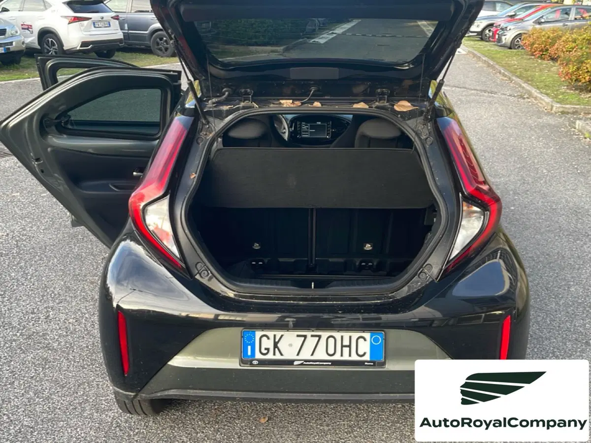 Toyota Aygo X usata a Roma (12)