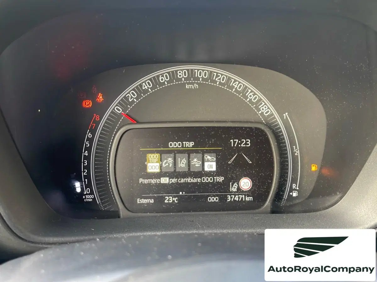Toyota Aygo X usata a Roma (16)