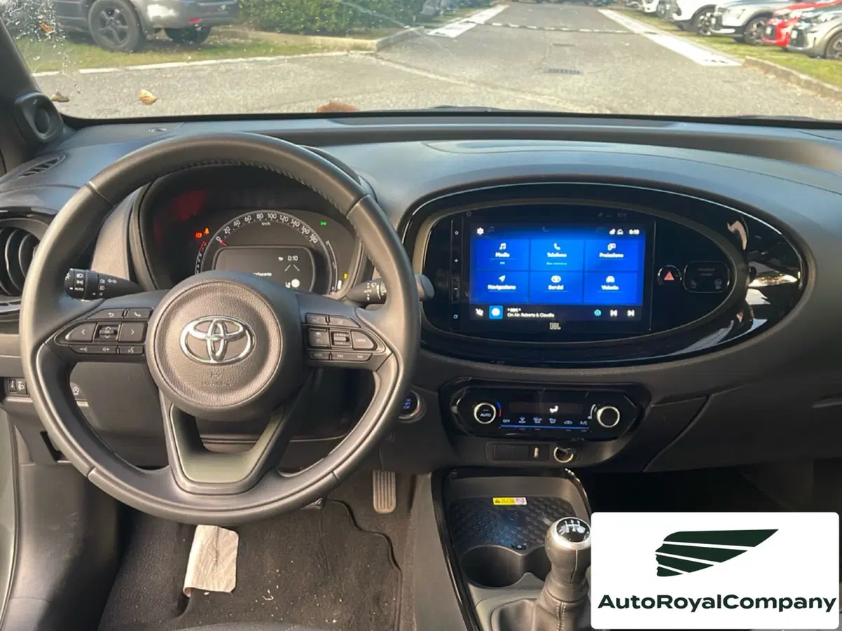 Toyota Aygo X usata a Roma (13)