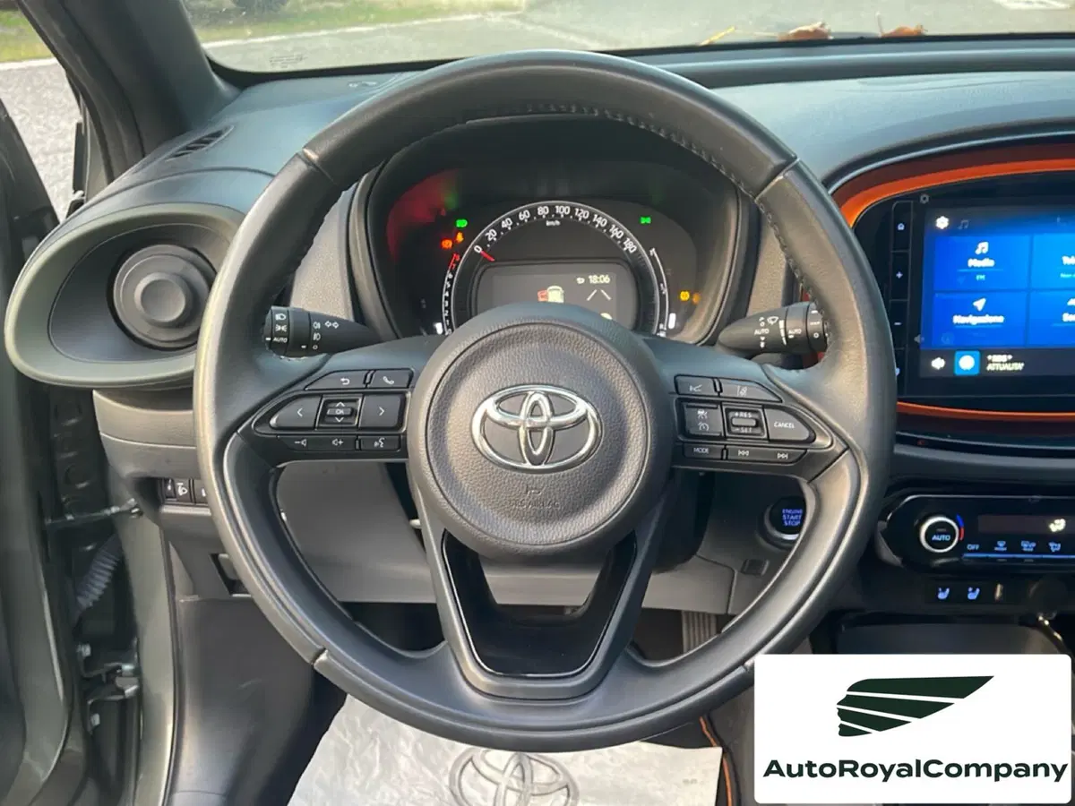Toyota Aygo X usata a Roma (13)