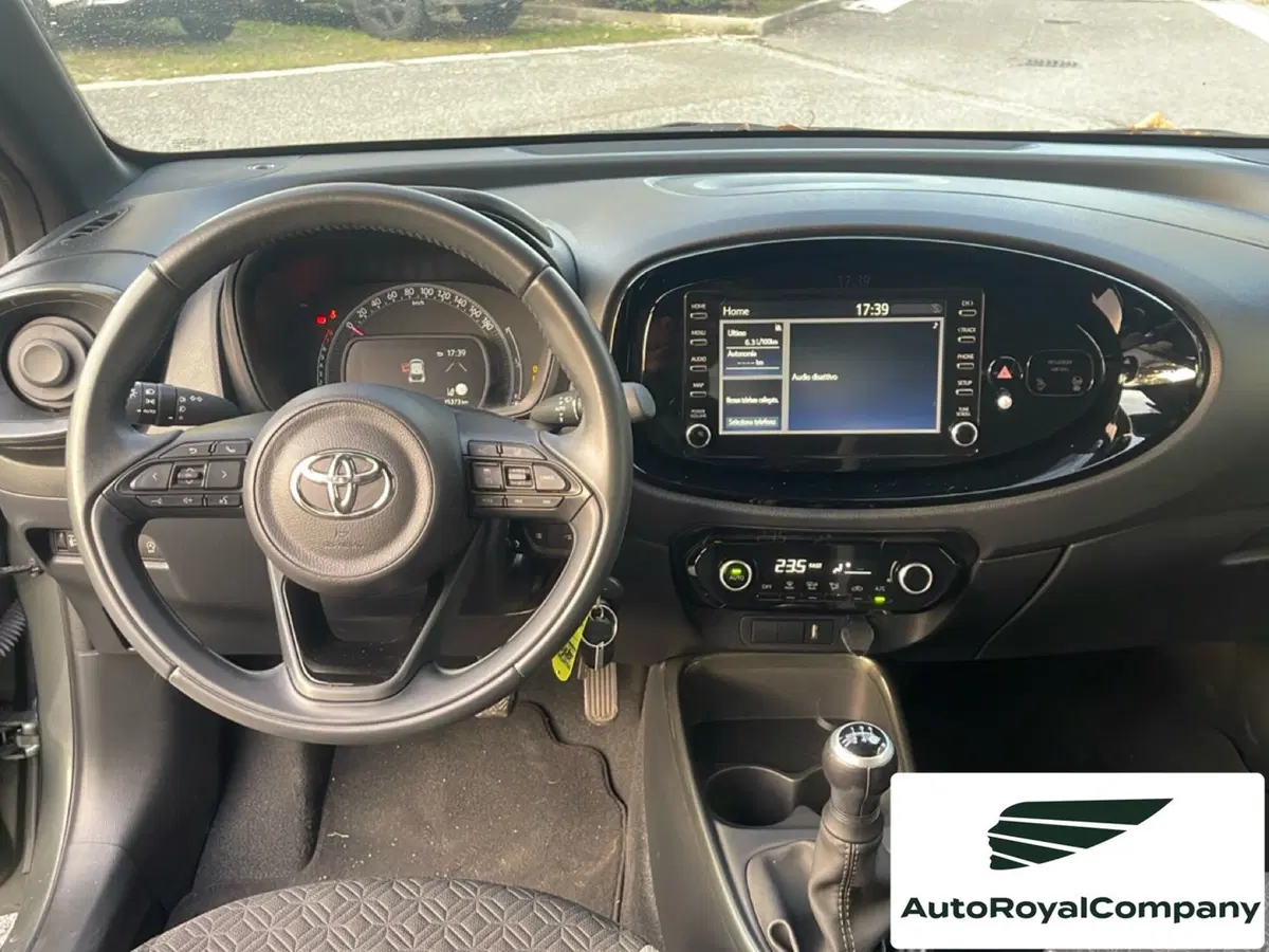 Toyota Aygo X usata a Roma (12)