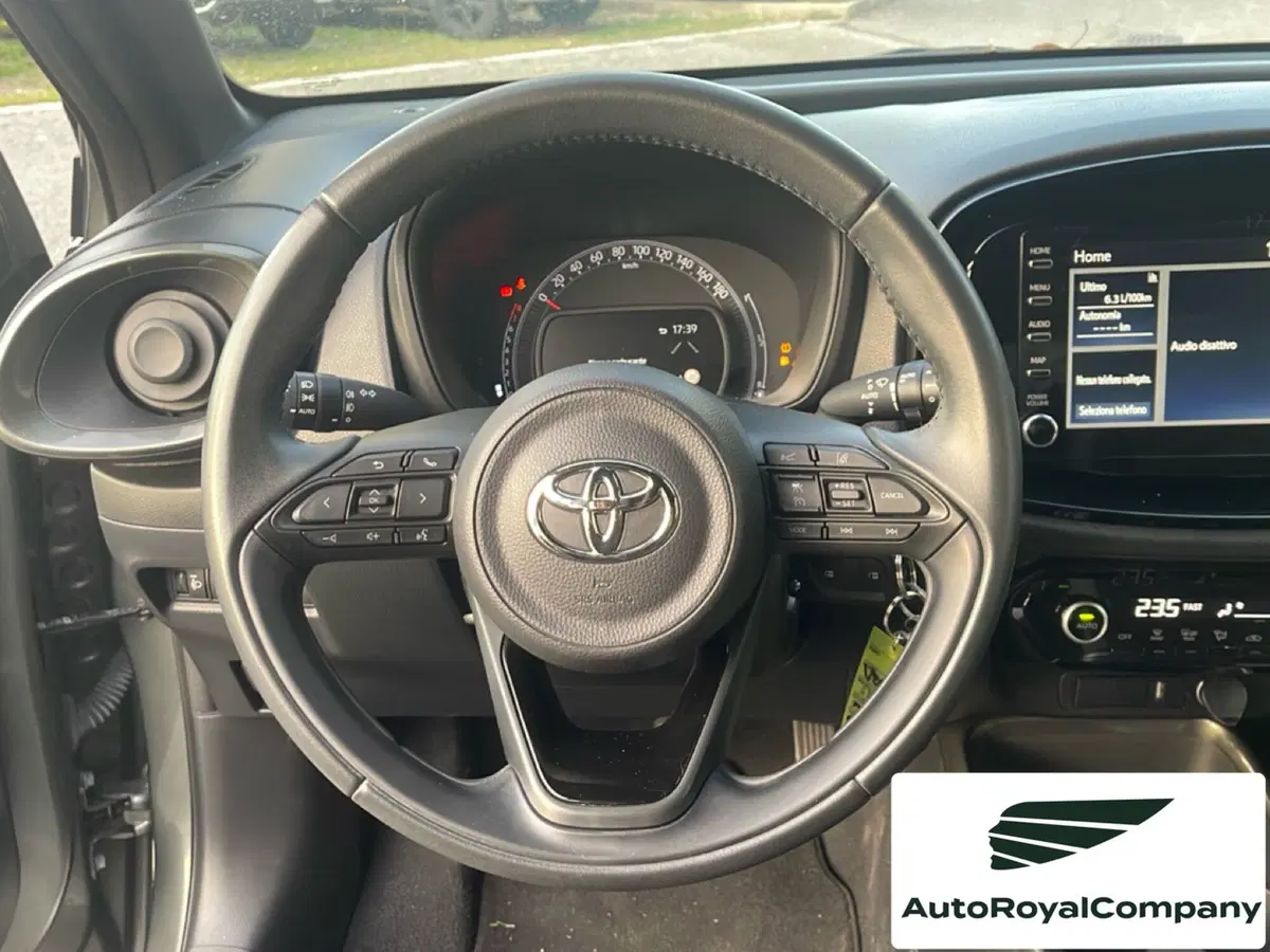 Toyota Aygo X usata a Roma (13)