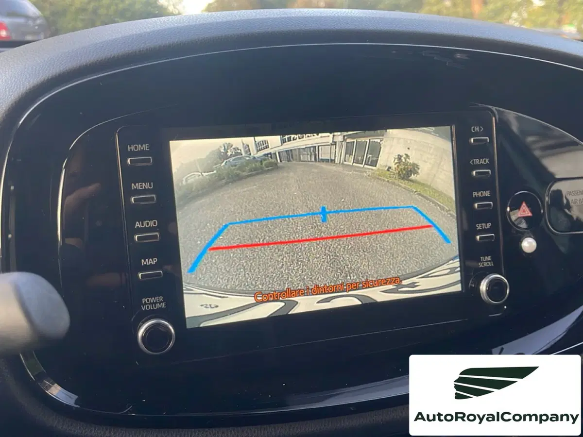 Toyota Aygo X usata a Roma (18)