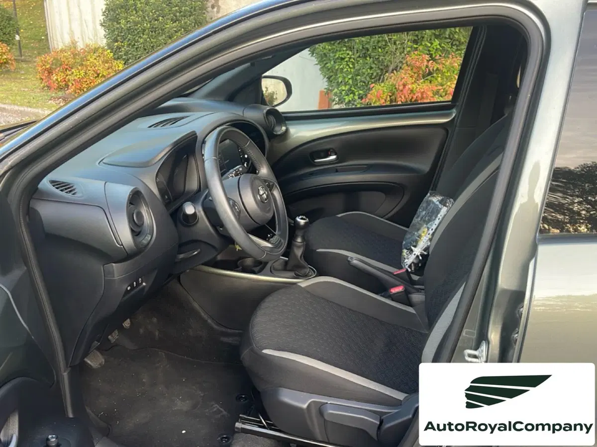 Toyota Aygo X usata a Roma (9)