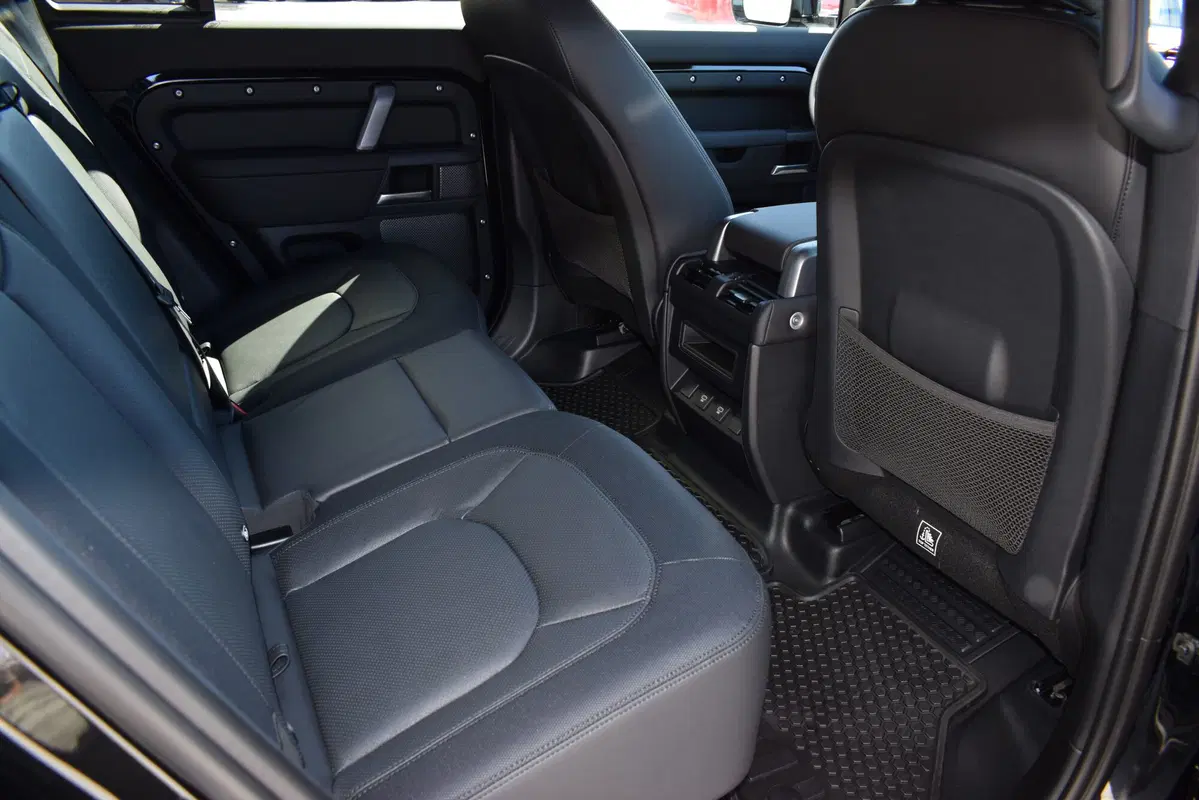Land Rover Defender usata a Cuneo (14)