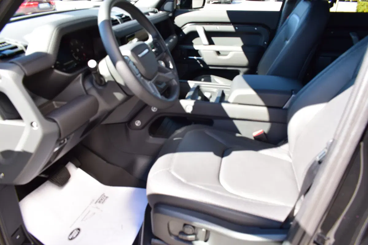 Land Rover Defender usata a Cuneo (9)