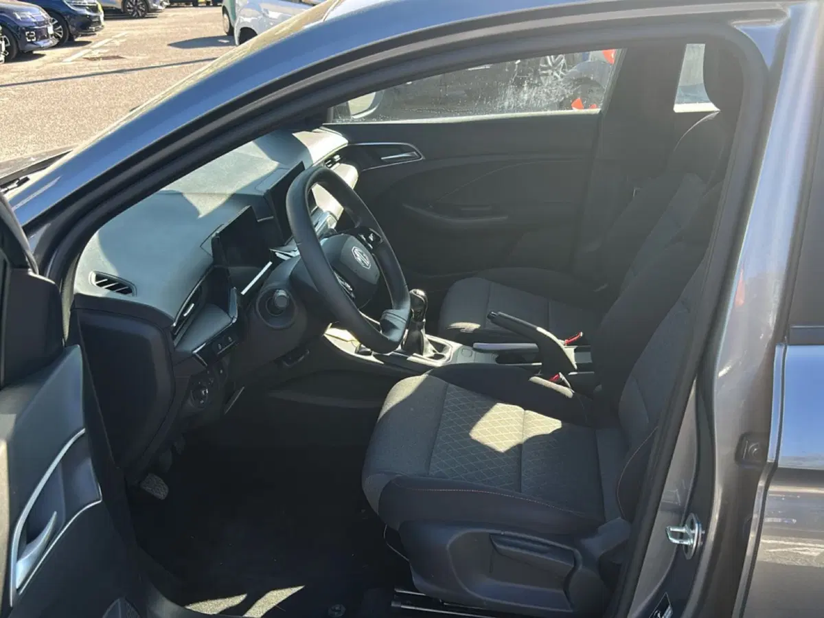 Mg MG3 usata a Roma (11)