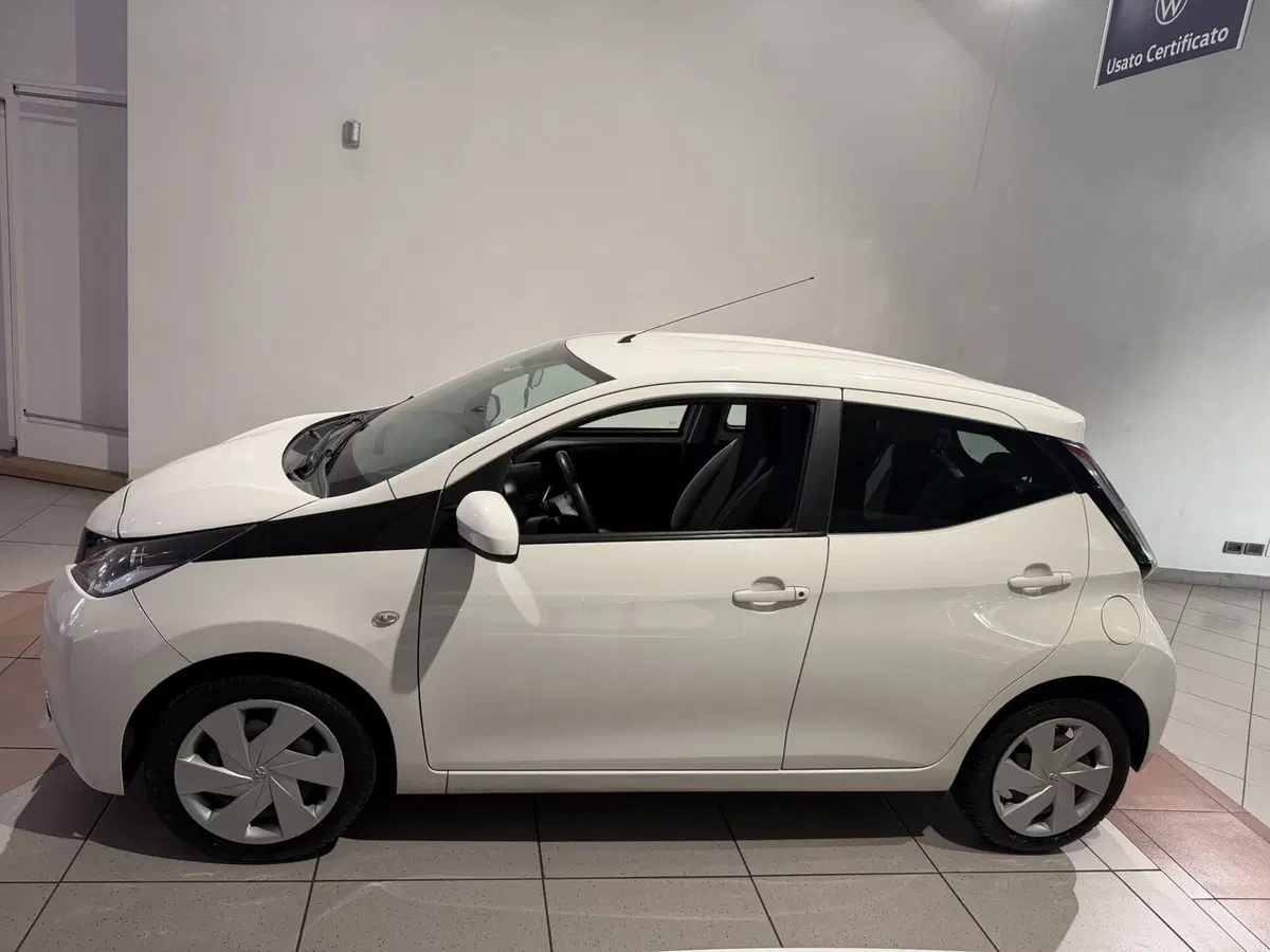 Toyota Aygo usata a Genova (2)