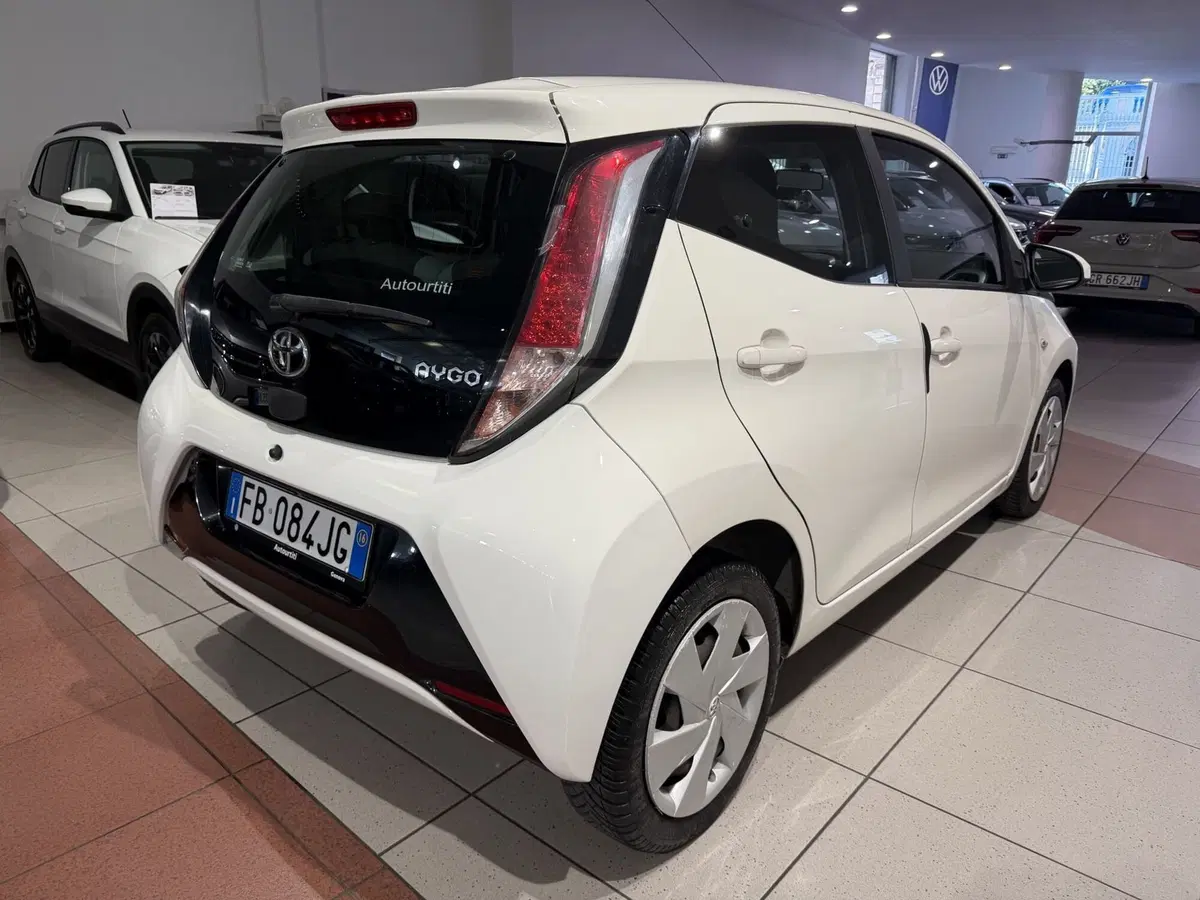 Toyota Aygo usata a Genova (5)