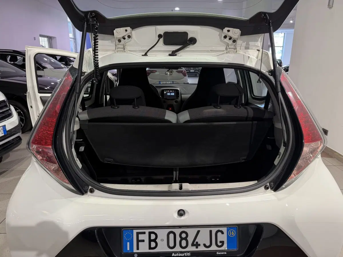 Toyota Aygo usata a Genova (9)