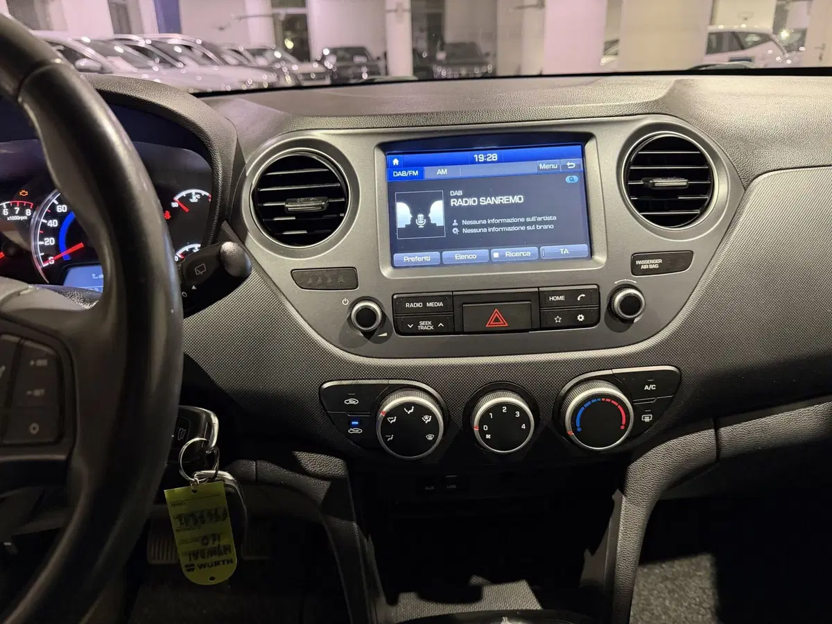 Hyundai i10 usata a Genova (13)