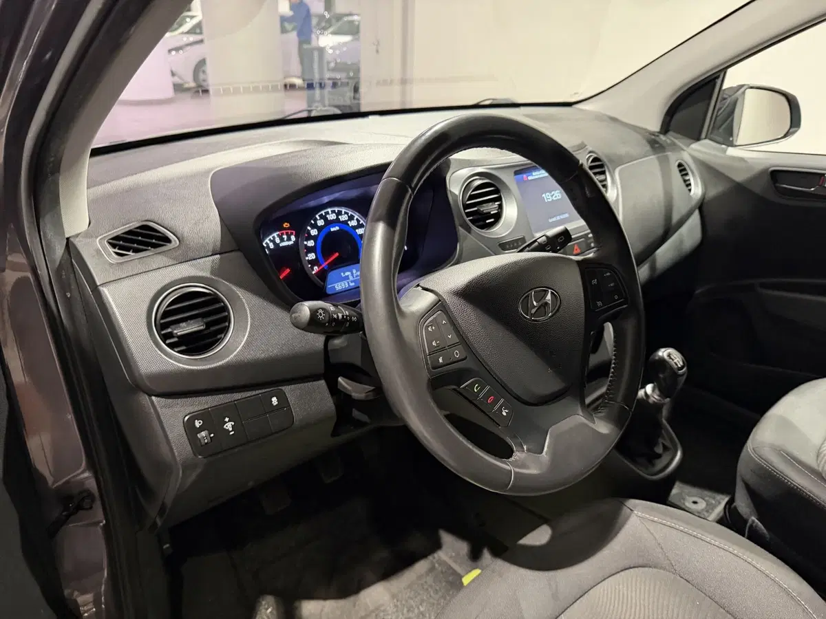Hyundai i10 usata a Genova (8)