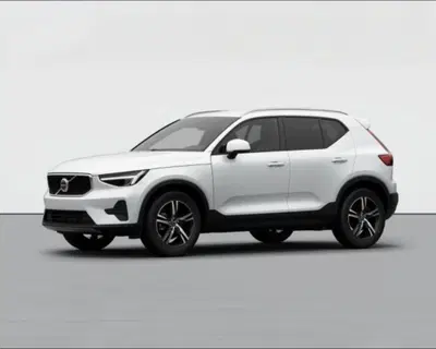 Volvo XC40 2.0 b3 Core auto nuova a Conegliano