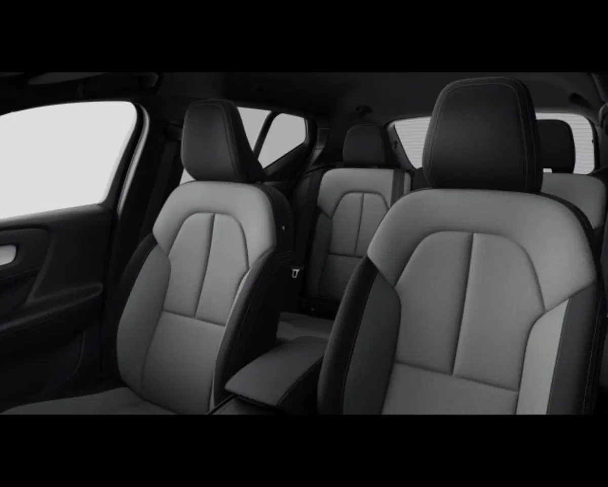Volvo XC40 nuova a Treviso (14)