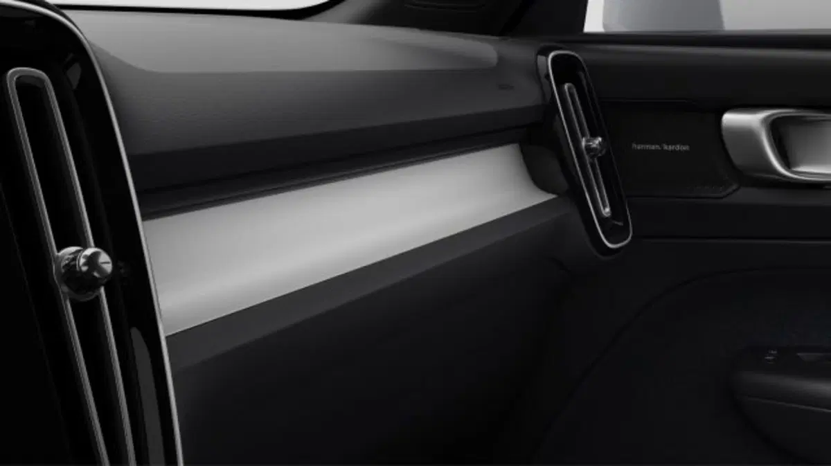 Volvo XC40 nuova a Treviso (12)