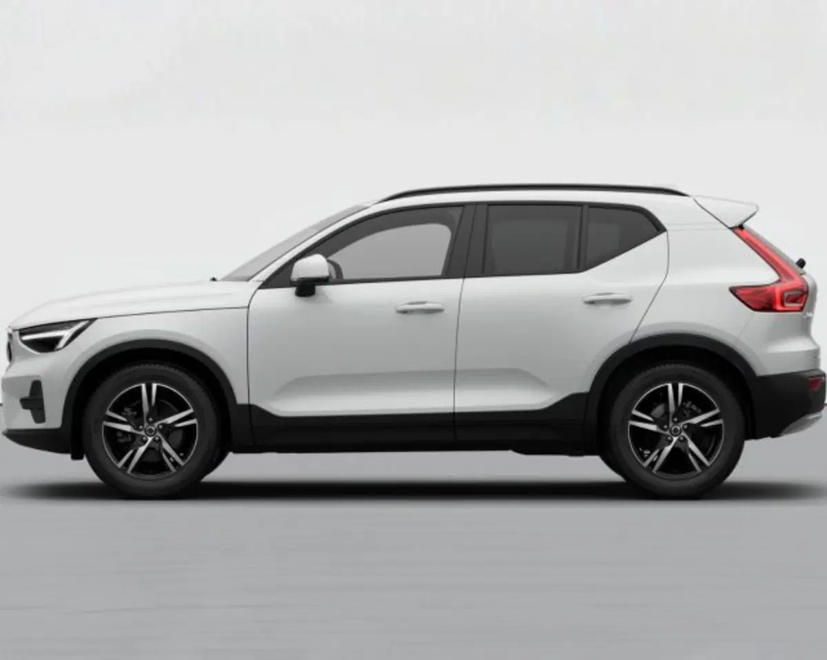 Volvo XC40 nuova a Treviso (2)