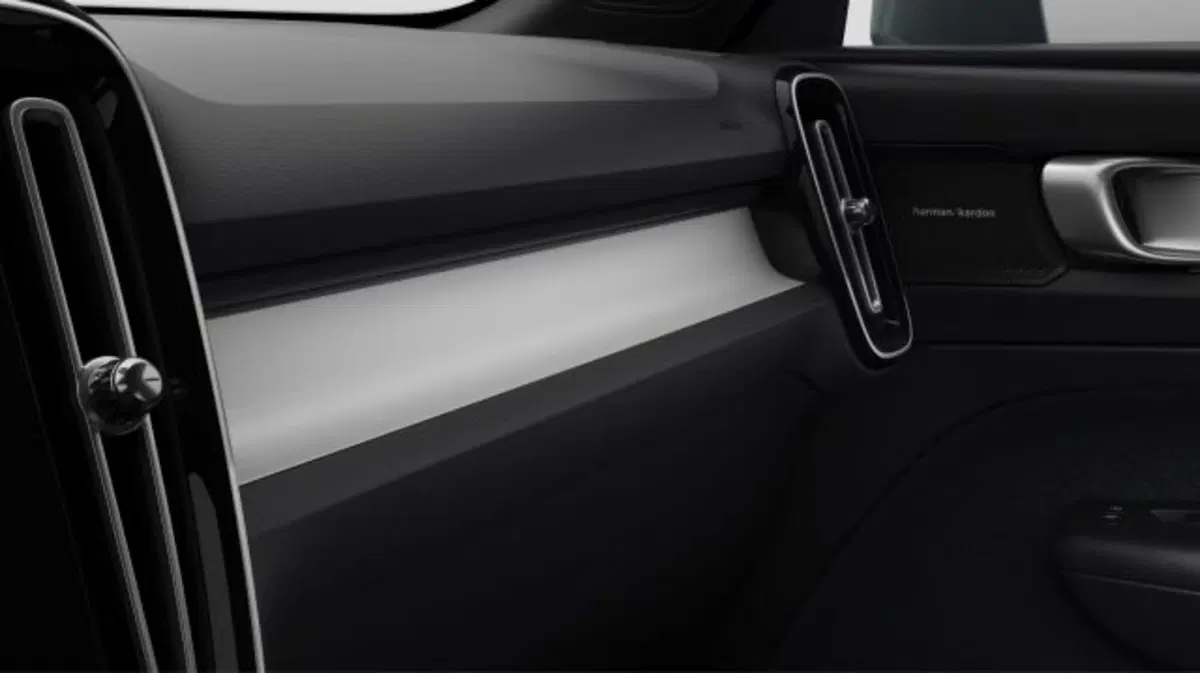 Volvo XC40 nuova a Treviso (12)