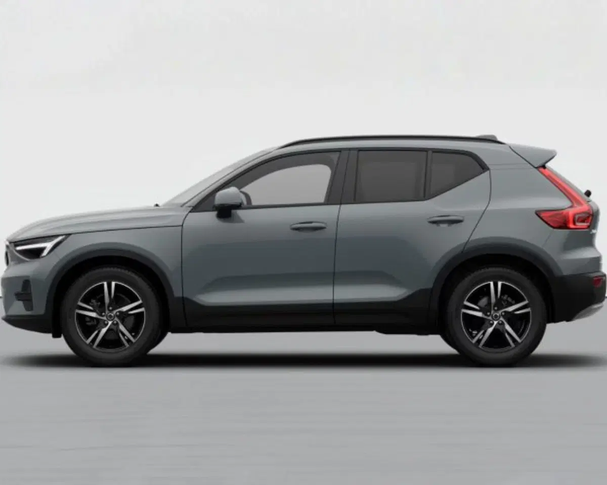 Volvo XC40 nuova a Treviso (2)