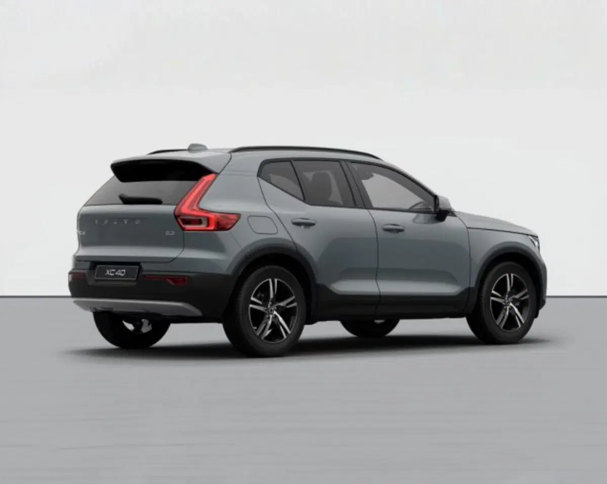 Volvo XC40 nuova a Treviso (3)