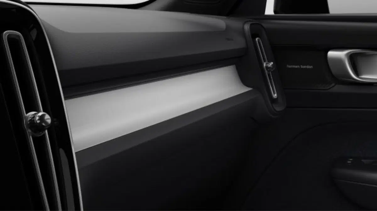 Volvo XC40 nuova a Treviso (12)
