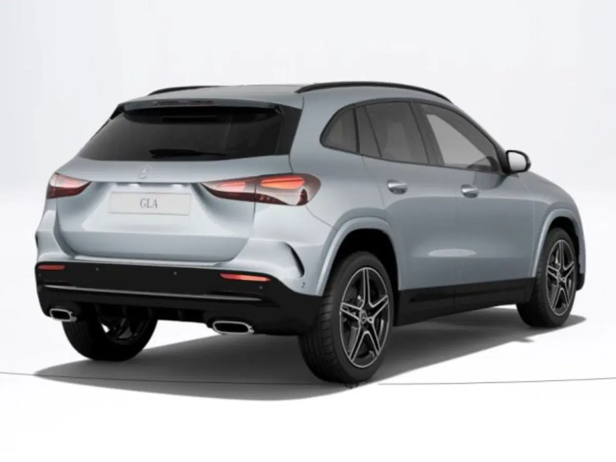 Mercedes-Benz GLA SUV nuova a Verona (2)