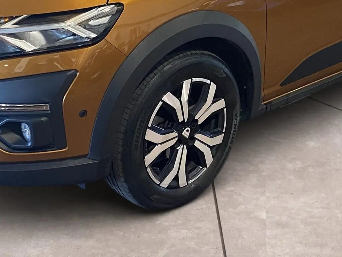 Dacia Sandero usata a Torino (15)