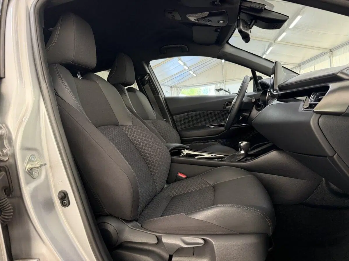Toyota Toyota C-HR usata a Monza e Brianza (9)