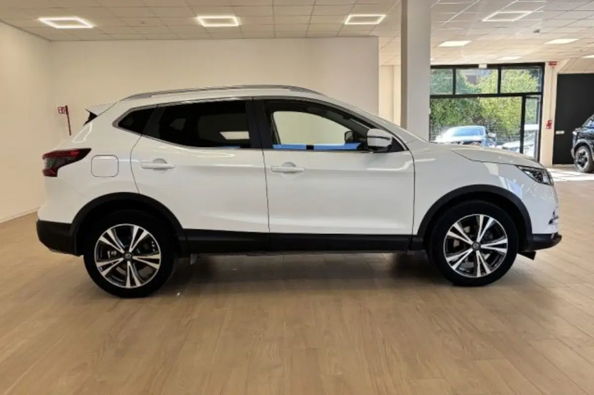 Nissan Qashqai usata a Latina (4)