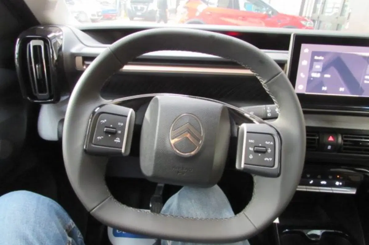 Citroen C3 Aircross nuova a Milano (12)