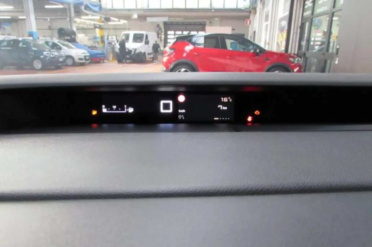 Citroen C3 Aircross nuova a Milano (9)