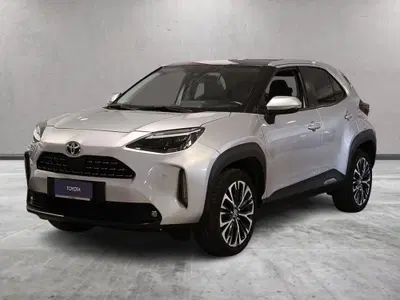 Toyota Yaris Cross 1.5 Hybrid 5p. E-CVT Lounge del 2022 usata a Genova