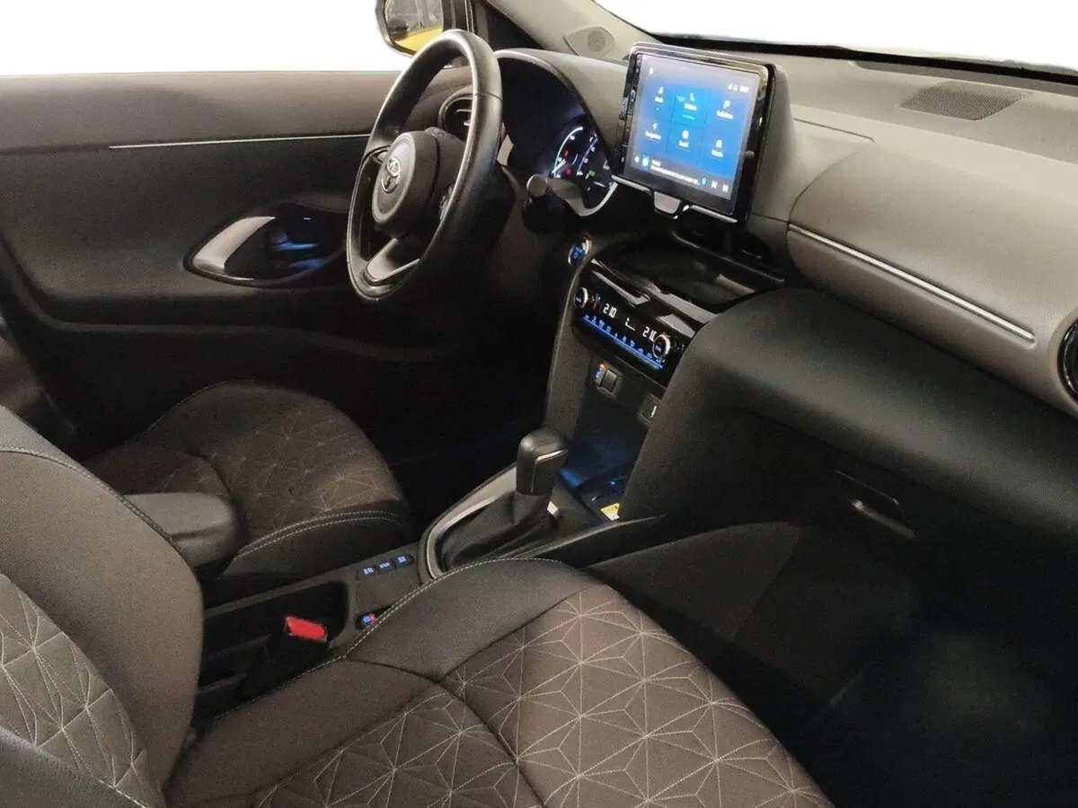 Toyota Yaris Cross usata a Genova (15)
