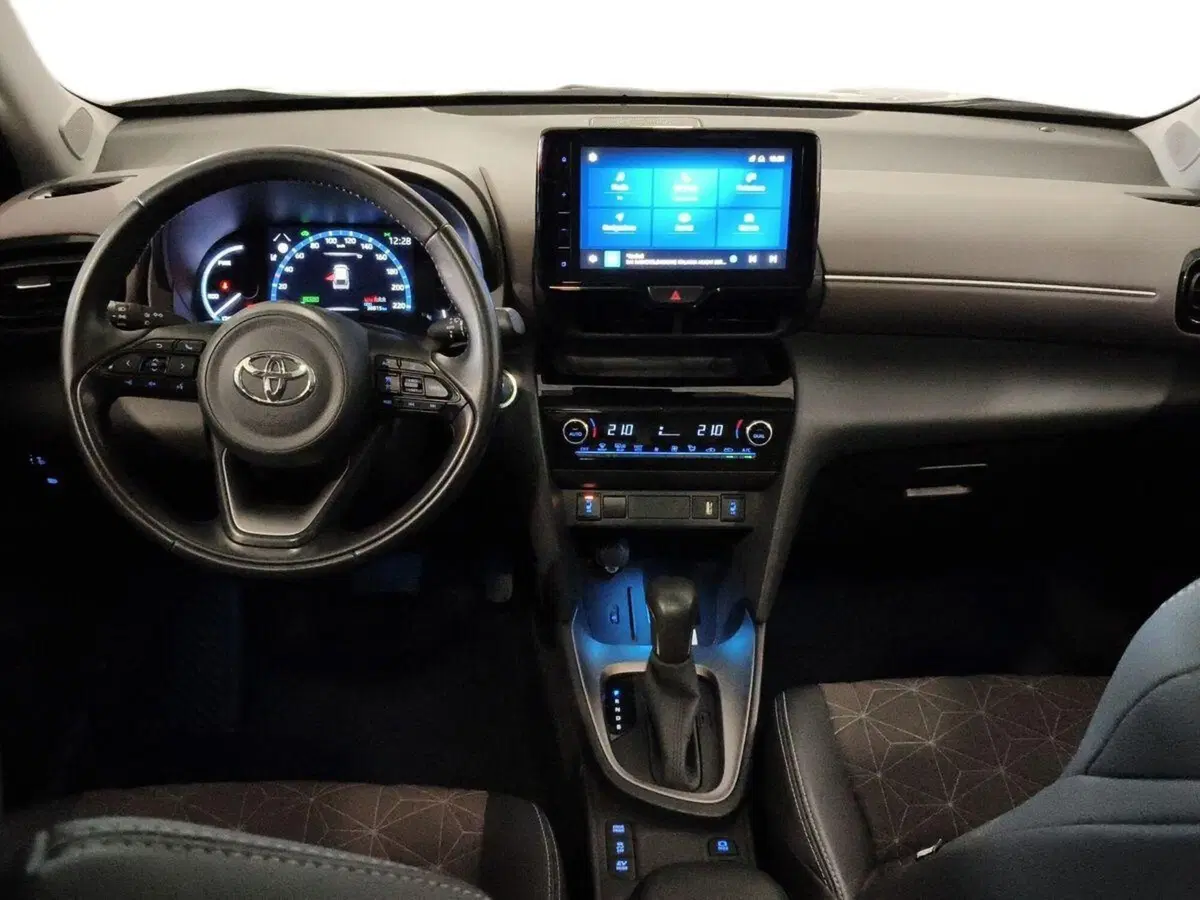Toyota Yaris Cross usata a Genova (16)