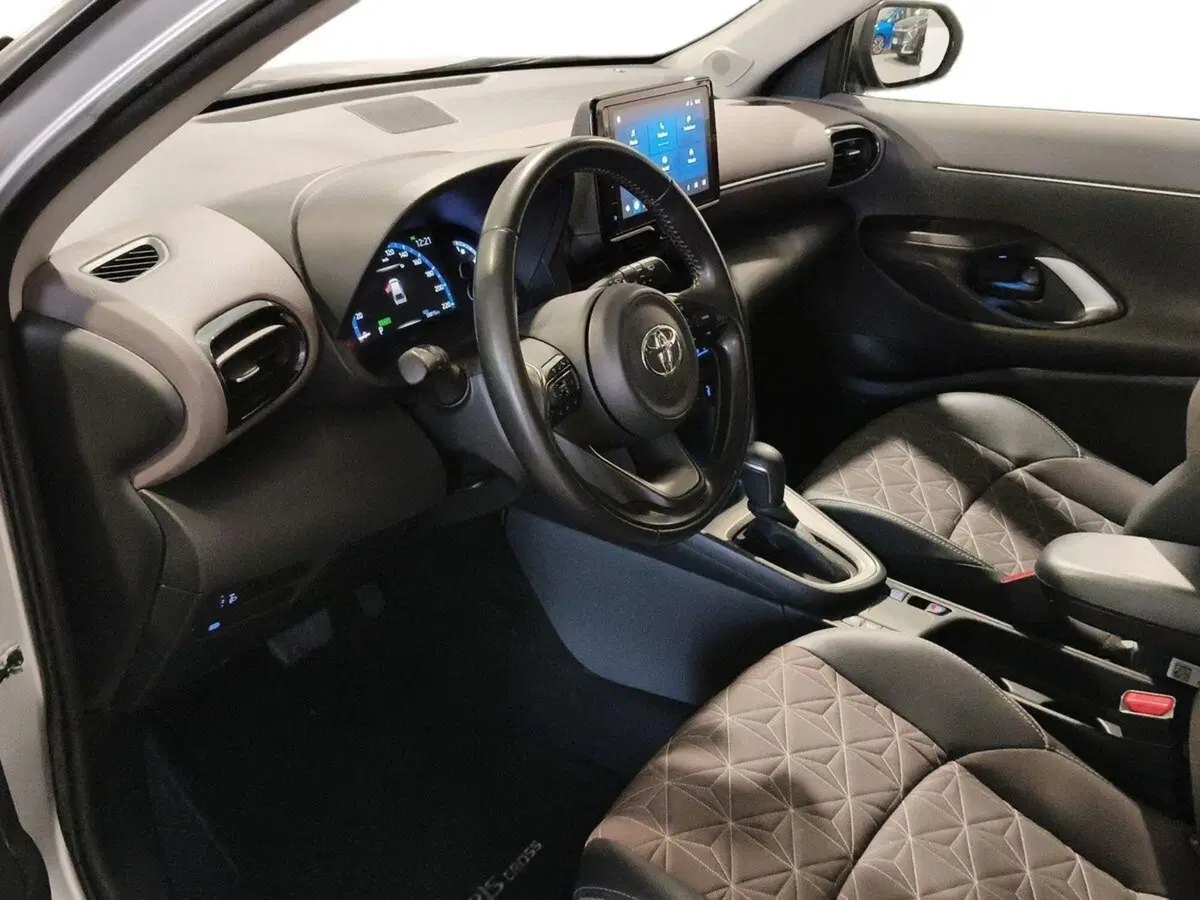 Toyota Yaris Cross usata a Genova (6)