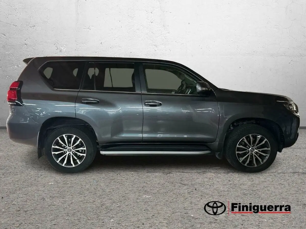Toyota Land Cruiser usata a Lecco (5)