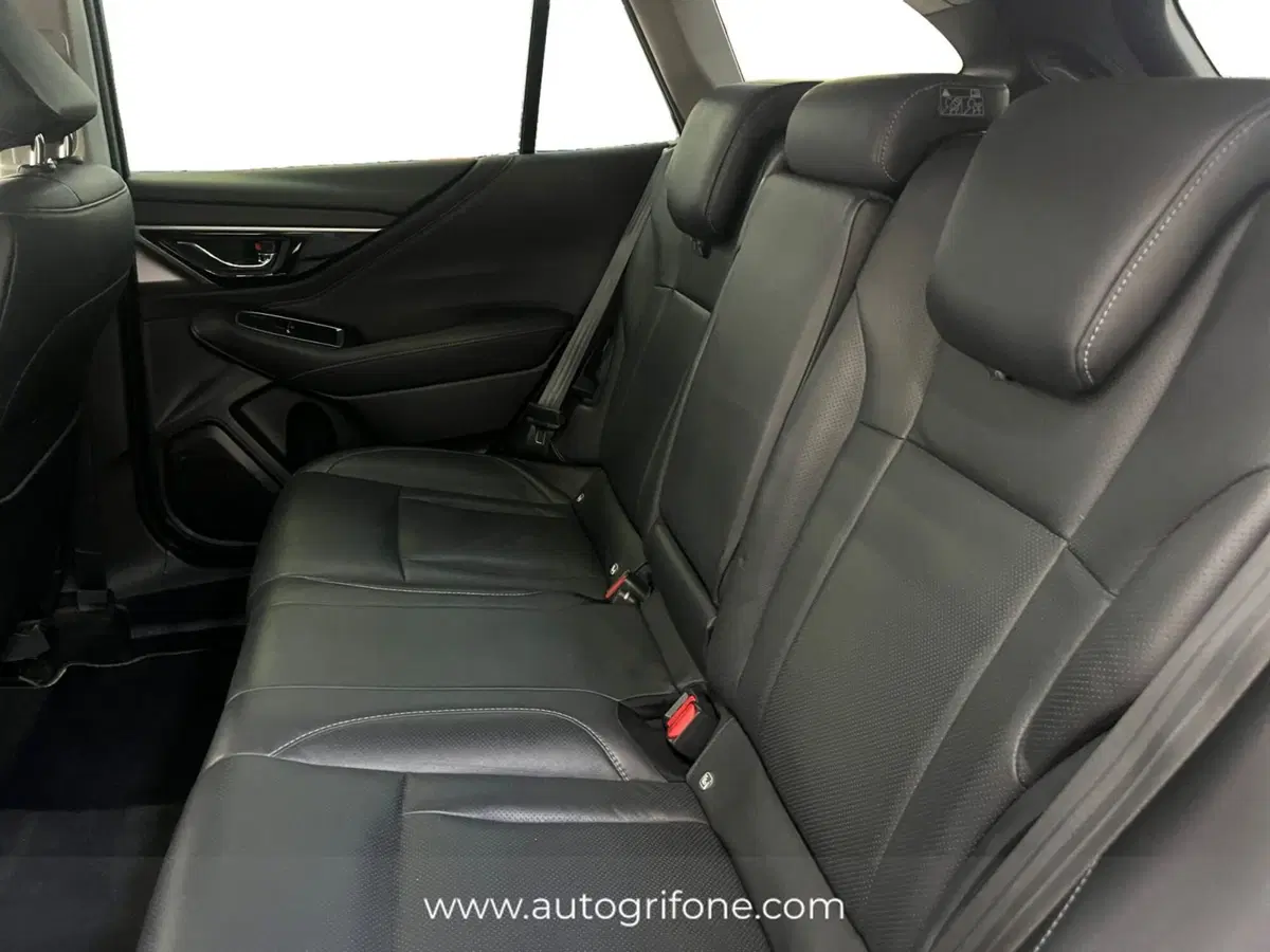 Subaru Outback usata a Modena (13)