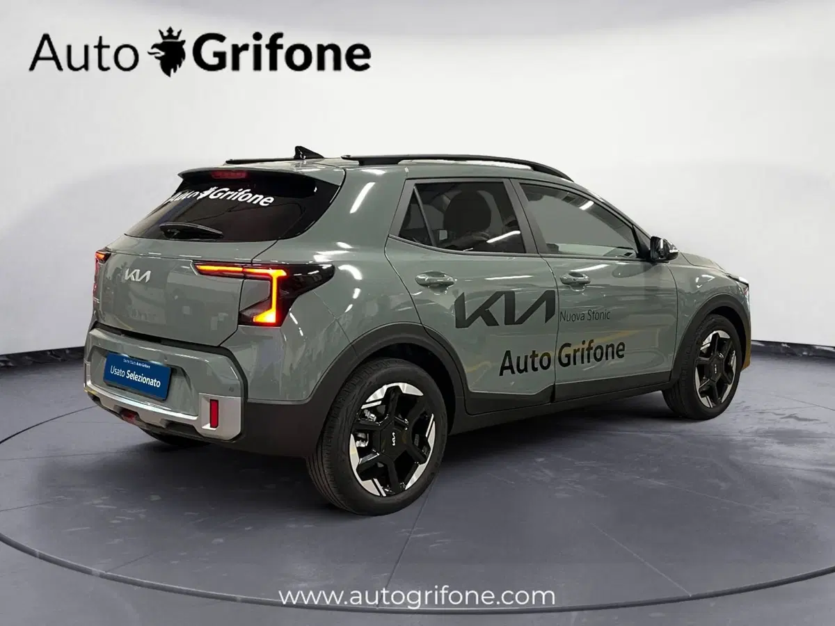 Kia Stonic nuova a Modena (5)