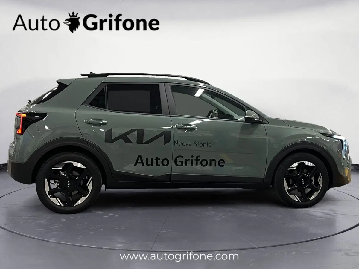 Kia Stonic nuova a Modena (6)