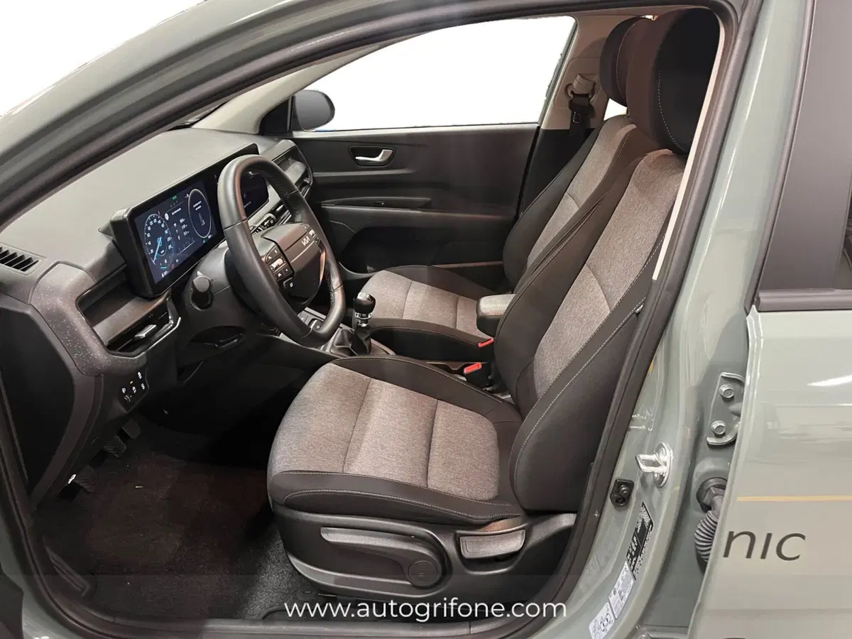 Kia Stonic nuova a Modena (8)