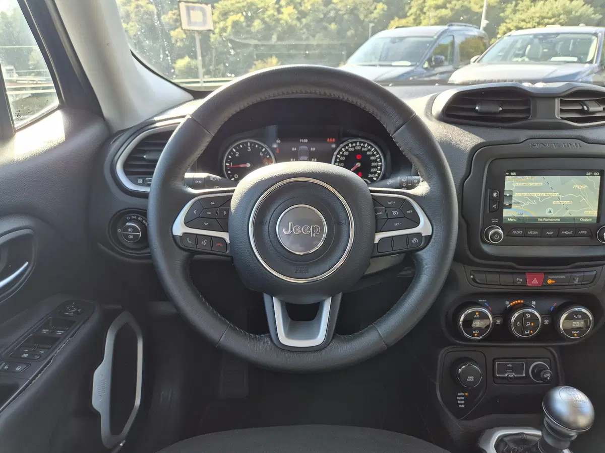 Jeep Renegade usata a Genova (17)