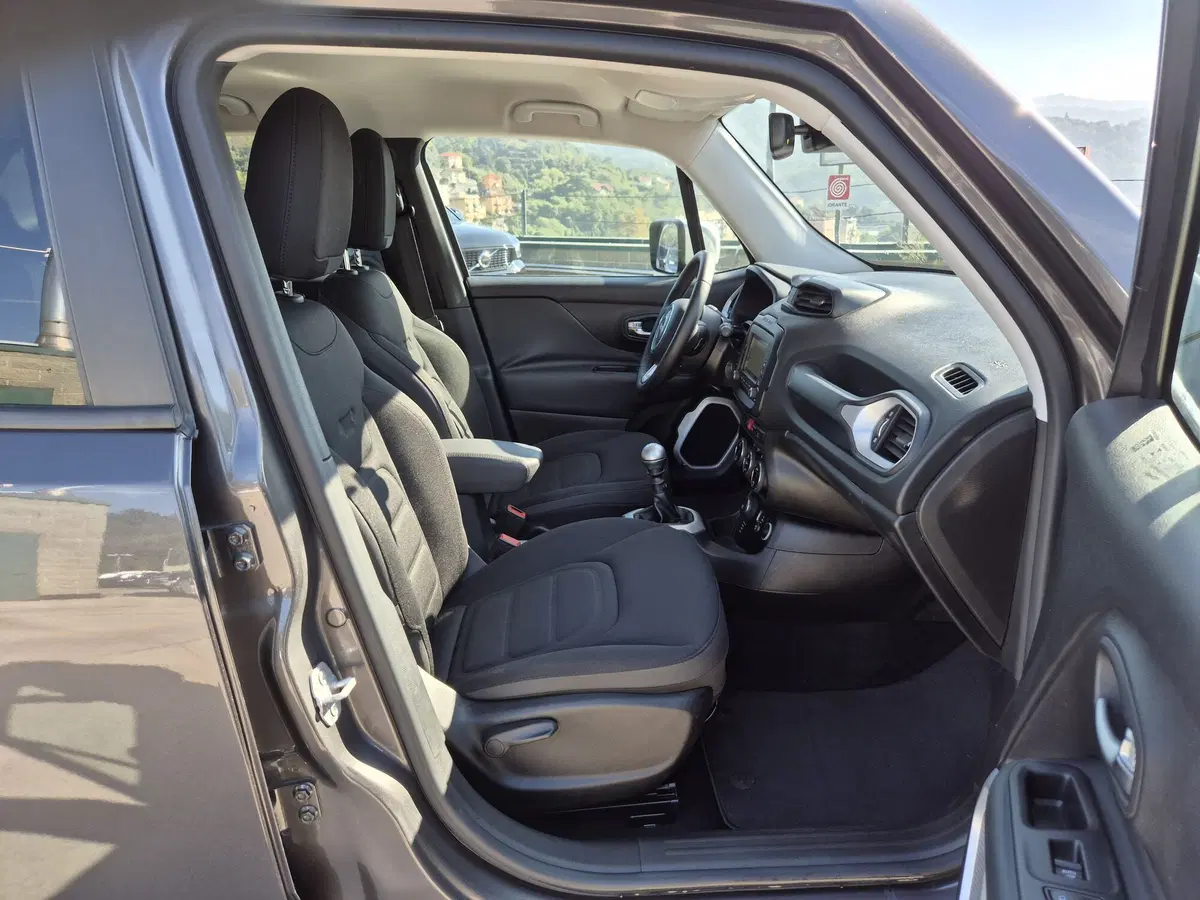 Jeep Renegade usata a Genova (9)