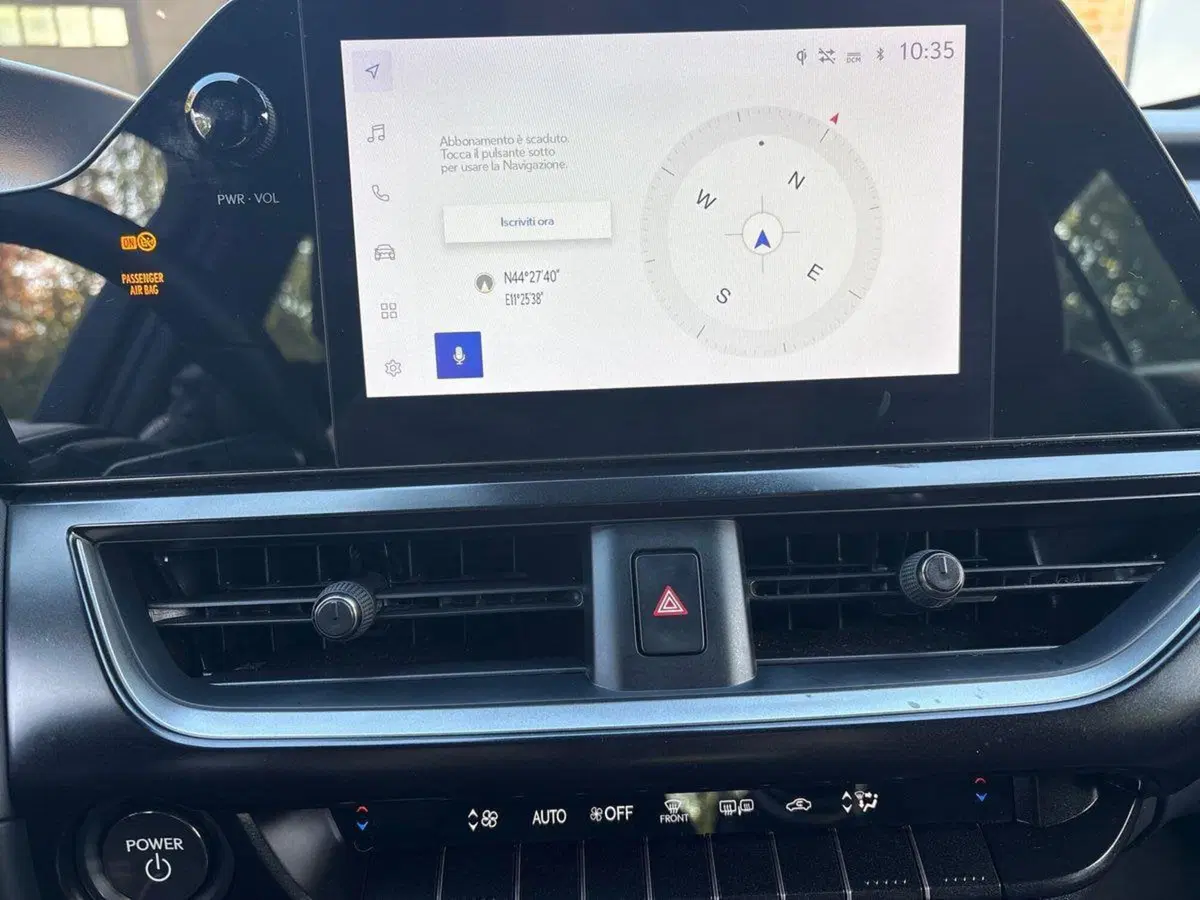 Lexus UX usata a Bologna (11)