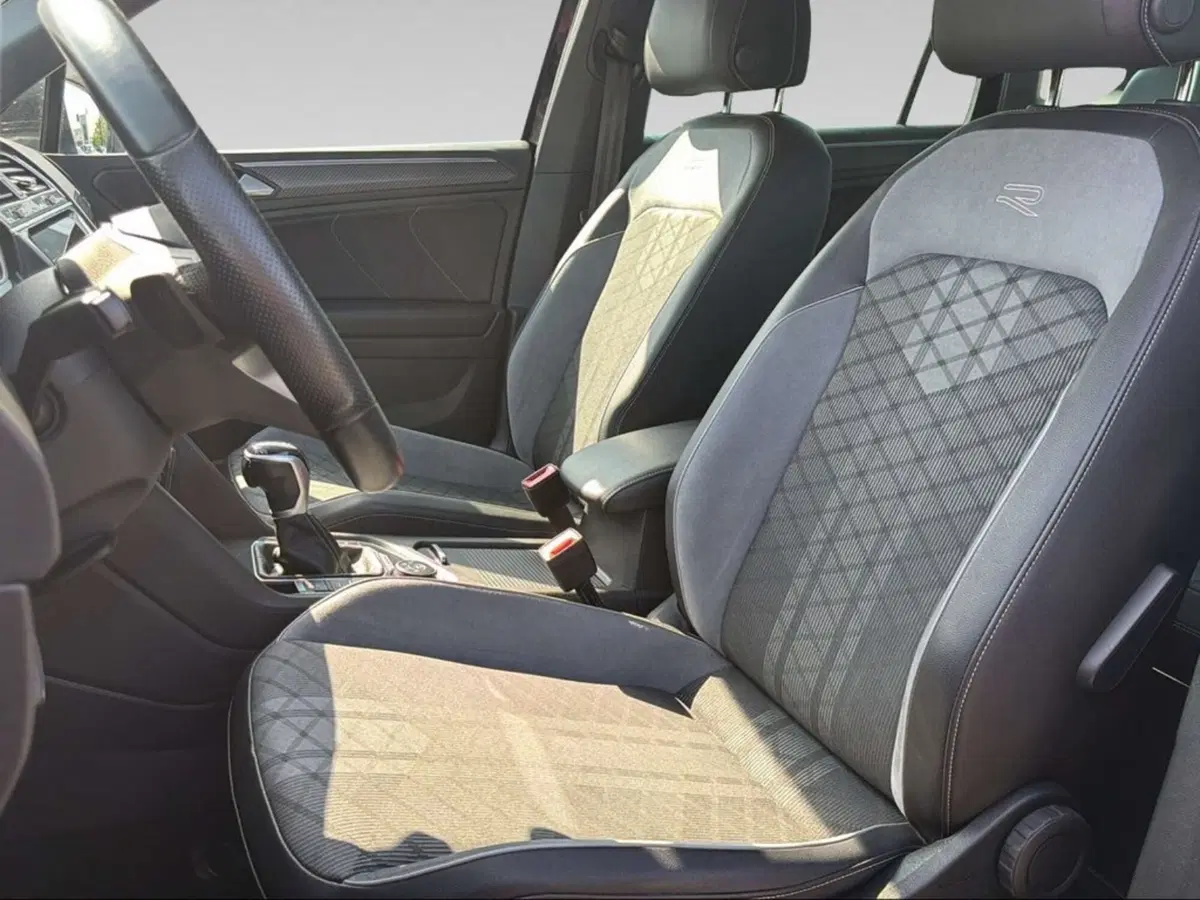 Volkswagen Tiguan usata a Livorno (11)